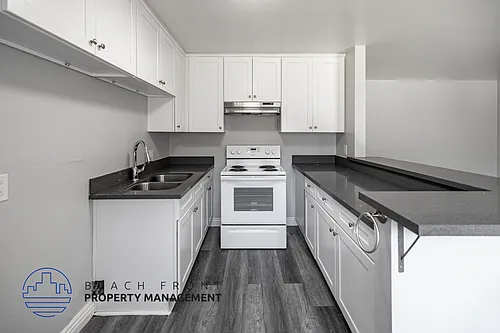 2159 Elm Photo 1