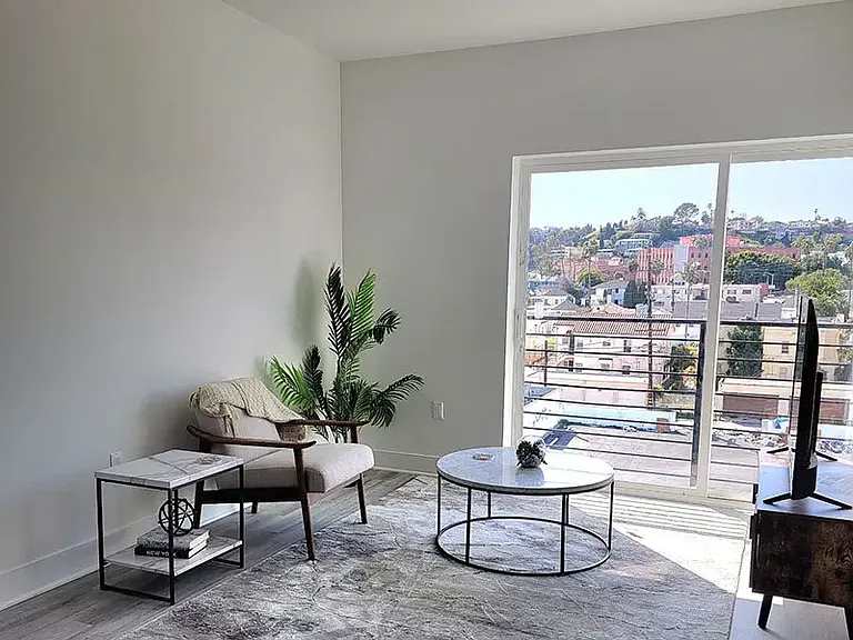 Inglewood Flats — Photo 5