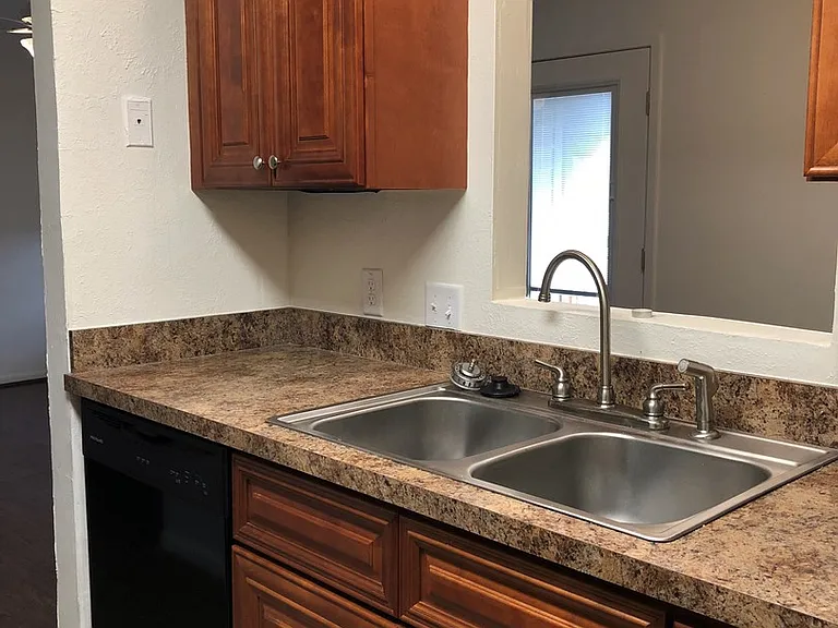 2610PR — Photo 3