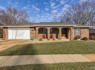 4447 Gemini Dr, Saint Louis, MO 63128