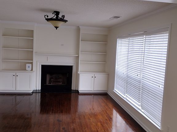 4th image of 11815 Carriage Park Ln