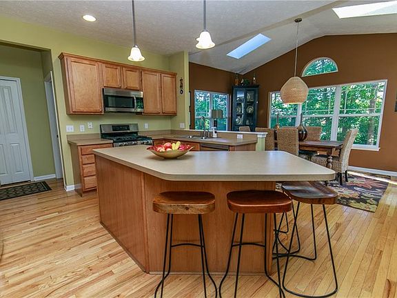 4th image of 35176 Schoolhouse Ln