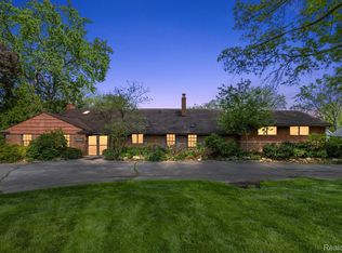 4244 Rouge Circle Dr, Troy, MI 48098