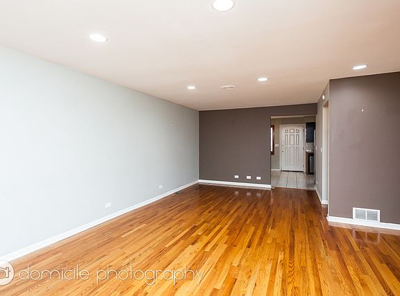 5th image of 309 Elgin Ave APT D