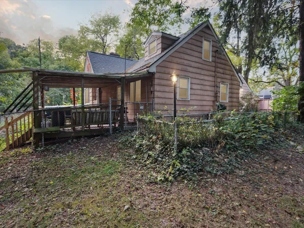 22235 Bedford Rd N, Battle Creek, MI 49017