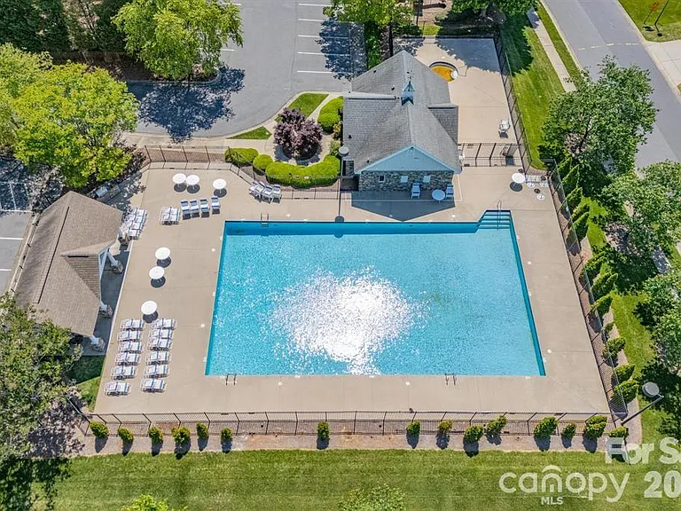 11005 Chilcomb Ct — Photo 31