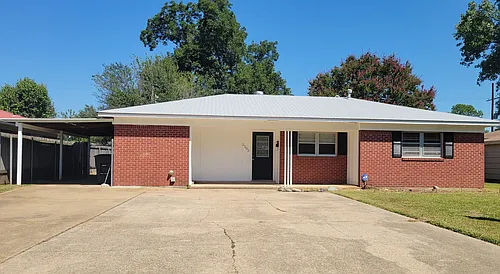 2505 Douglas Dr Photo 1