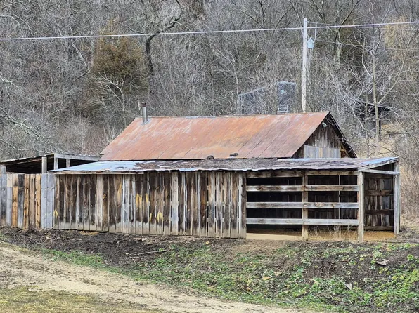 S7392 Us Highway 14, Readstown, WI 54652