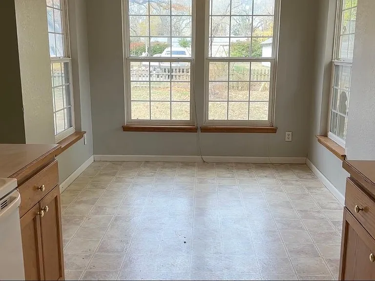 847 Locust St — Photo 11