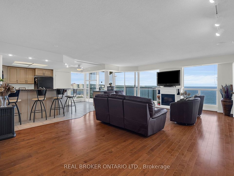 1st image of 65 Ellen St #903
