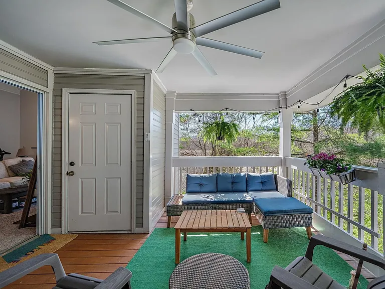 203 Ashlawn Ct — Photo 16
