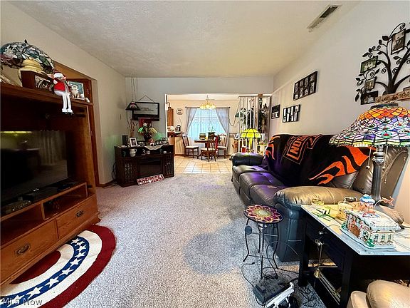 4th image of 5000 Mildred Cir SW