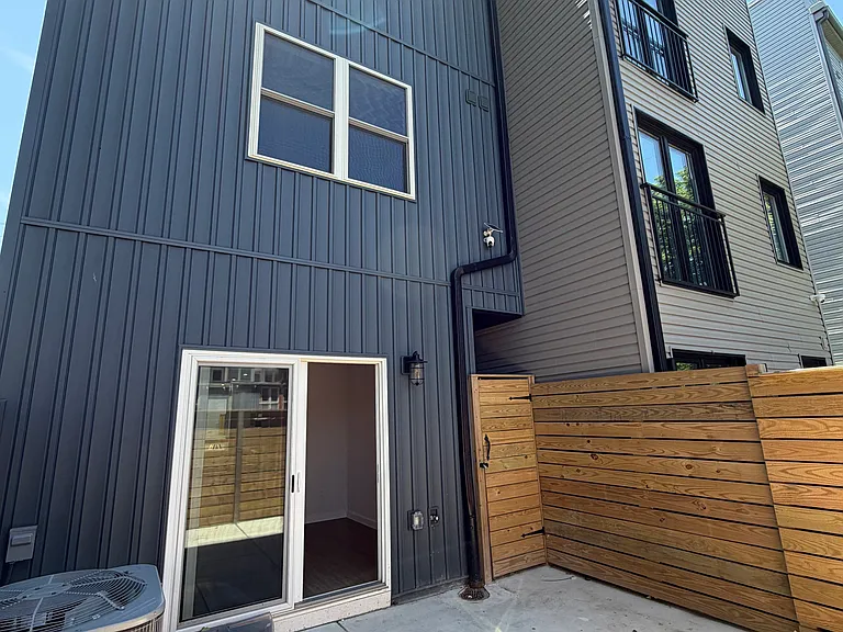 1513 W Stiles St #1 — Photo 6