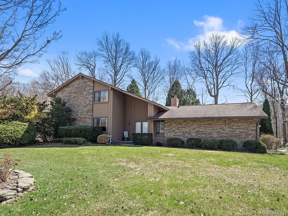 1st image of 34429 Oak Forest Dr
