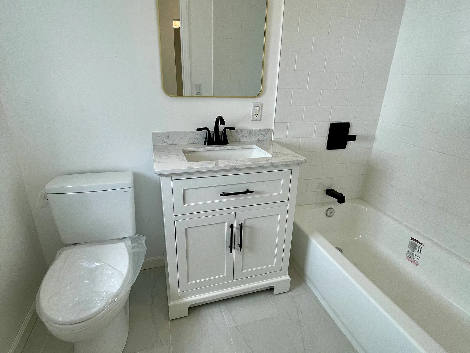 3194 Webster Ave — Photo 3