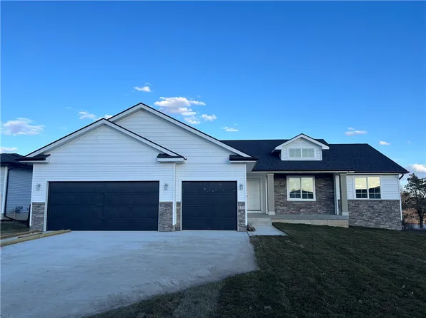 435 NE 61st St, Pleasant Hill, IA 50327