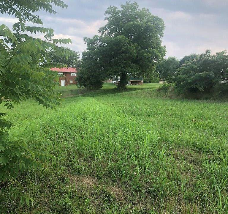 2nd image of 8th St