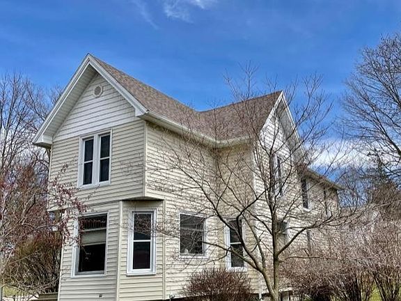3rd image of 119 Oak St