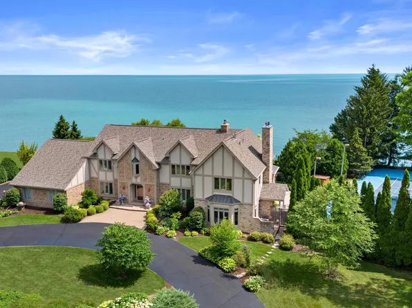 704 Waters Edge ROAD, Racine, WI 53402