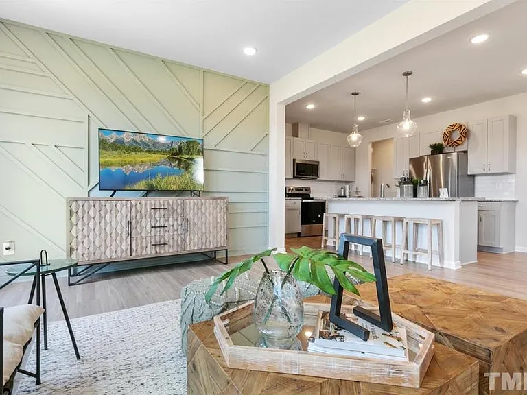 128 Gosford Ln — Photo 41
