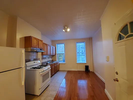 Rented by Nooklyn NYC LLC | media 7