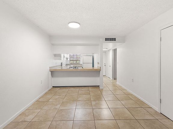 3rd image of 430 Euclid Ave #5