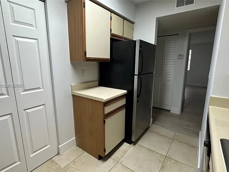 1243 SW 46th Ave #1111 — Photo 16