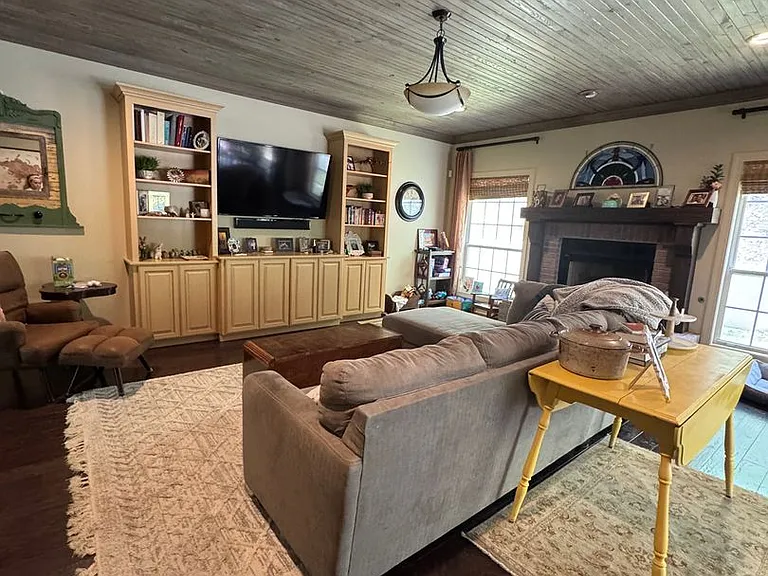 185 Megan Ln — Photo 13