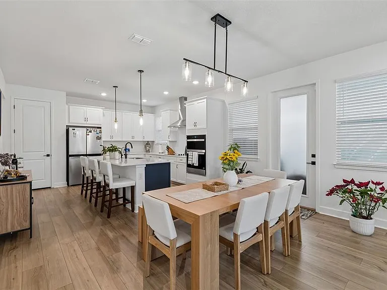 2021 Amelia Bay Pl — Photo 17
