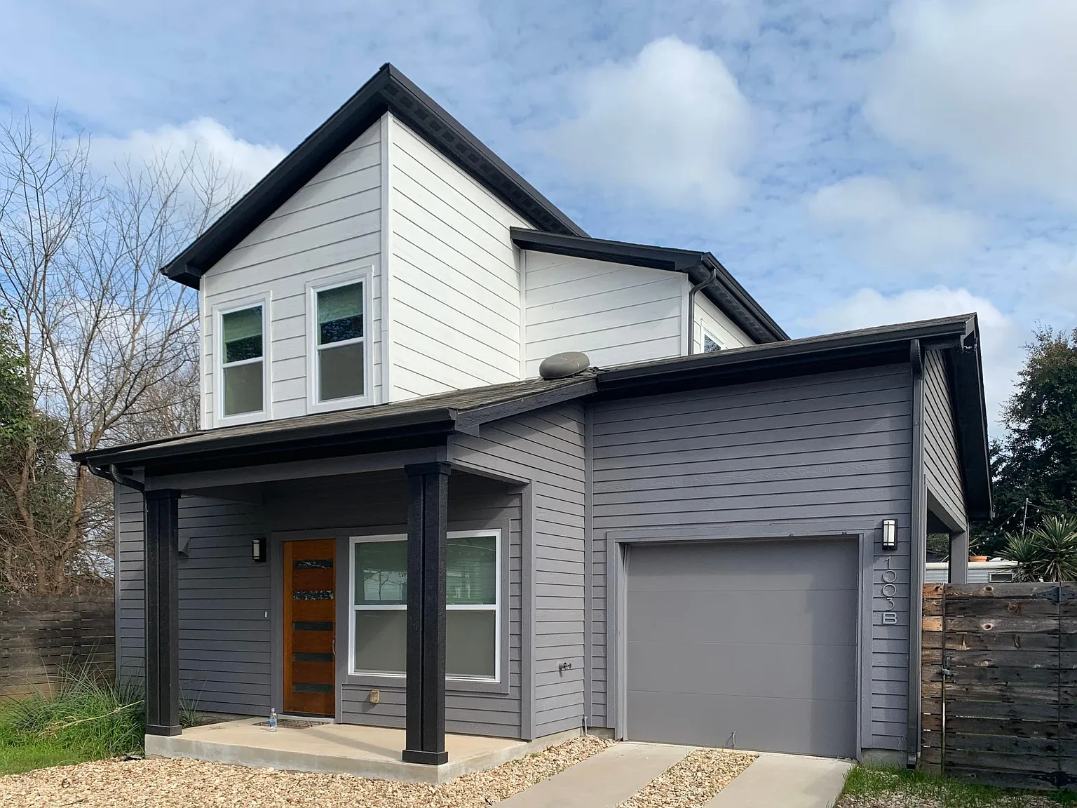 1003 Linden St — Photo 1