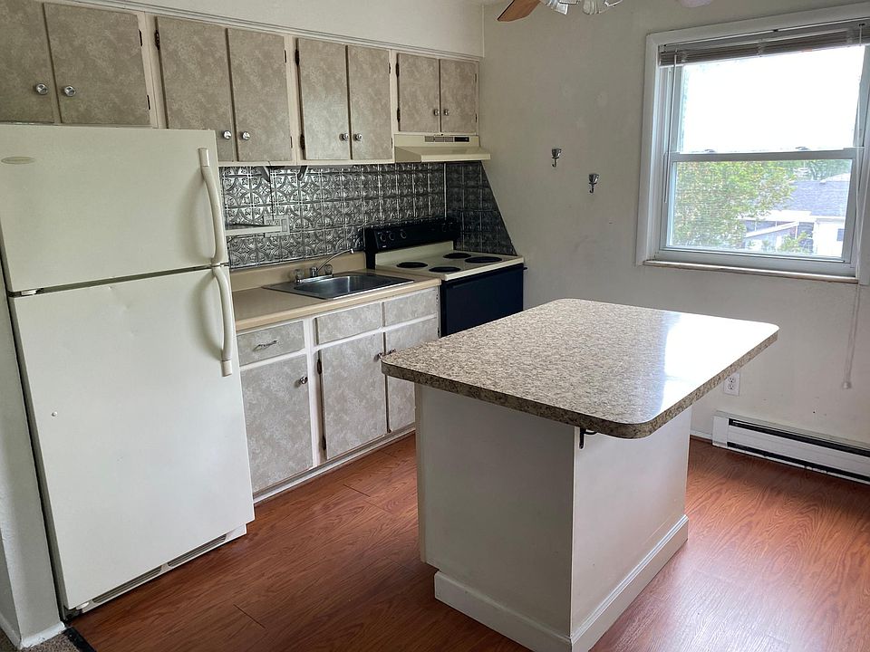 1117 Lewis St Rossford, OH, 43460 Apartments for Rent Zillow