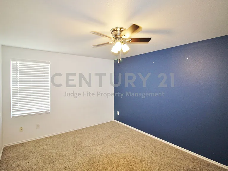 928 Oakcrest Dr — Photo 28