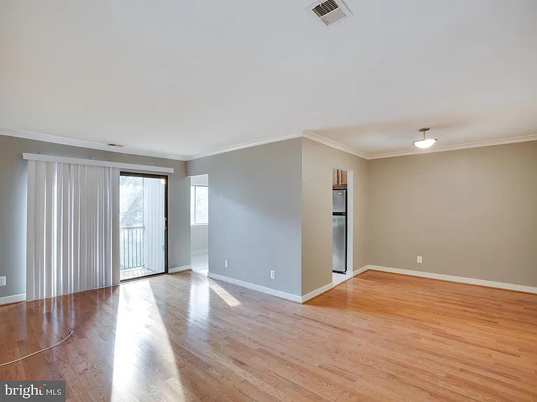 304 Hilltop Ln #F — Photo 13