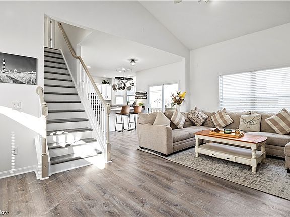 3rd image of 4389 Lochs Ln