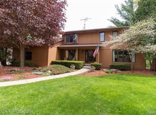 5165 King Rd, Howell, MI 48843