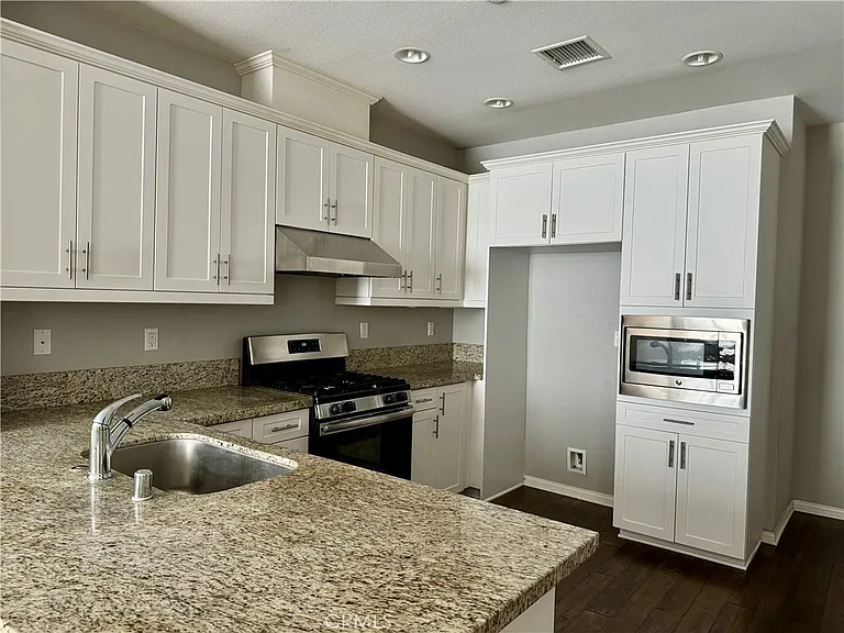 3248 Pebblebrook Rd — Photo 4
