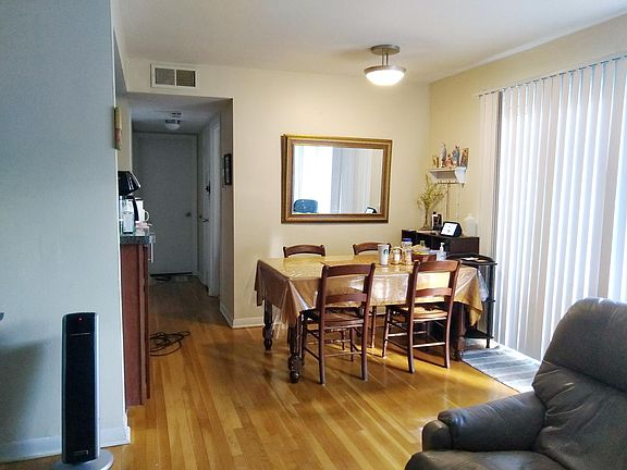 3rd image of 10108 Old Orchard Ct #1B