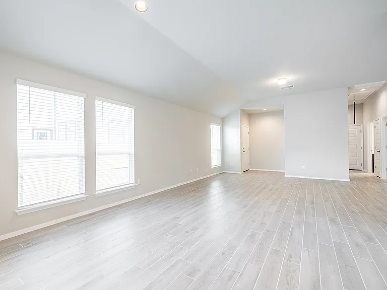 105 Crescent St — Photo 17