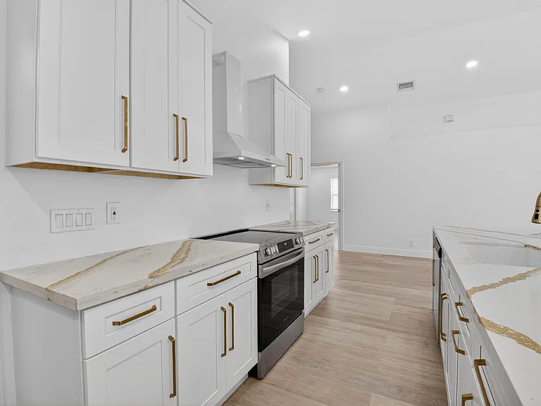 11728 Dove Hollow Ave — Photo 8