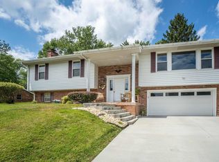 157 Village Dr, Bridgeport, WV 26330