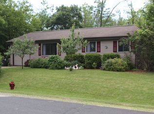 916 Oak St, Winneconne, WI 54986