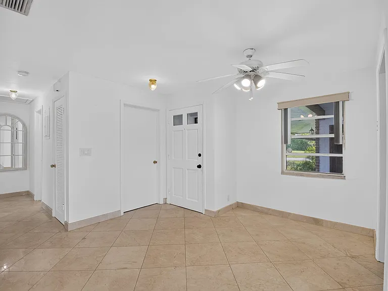 300 NW 42nd St — Photo 6