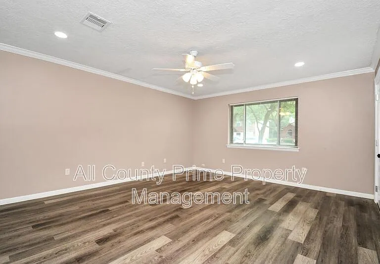 1906 Airline Dr — Photo 5