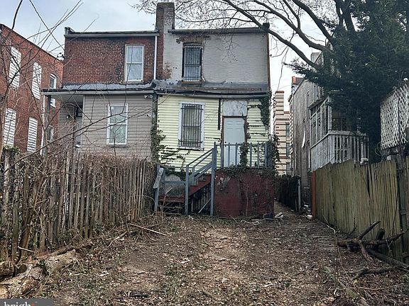5th image of 3912 Reisterstown Rd