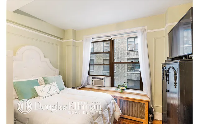 Sold by Douglas Elliman | media 2