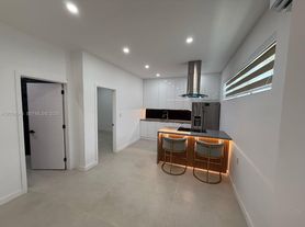 401 NW 131st St, Miami, FL