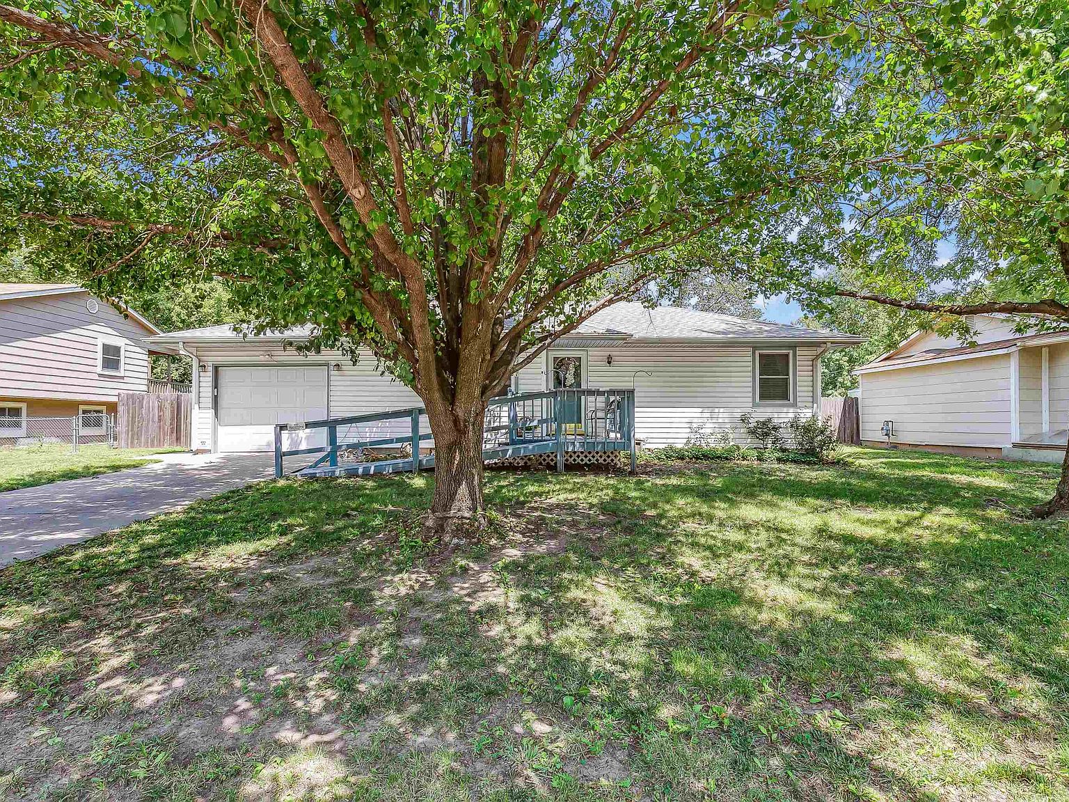 706 W Tracy Ave, Augusta, KS 67010 | Zillow