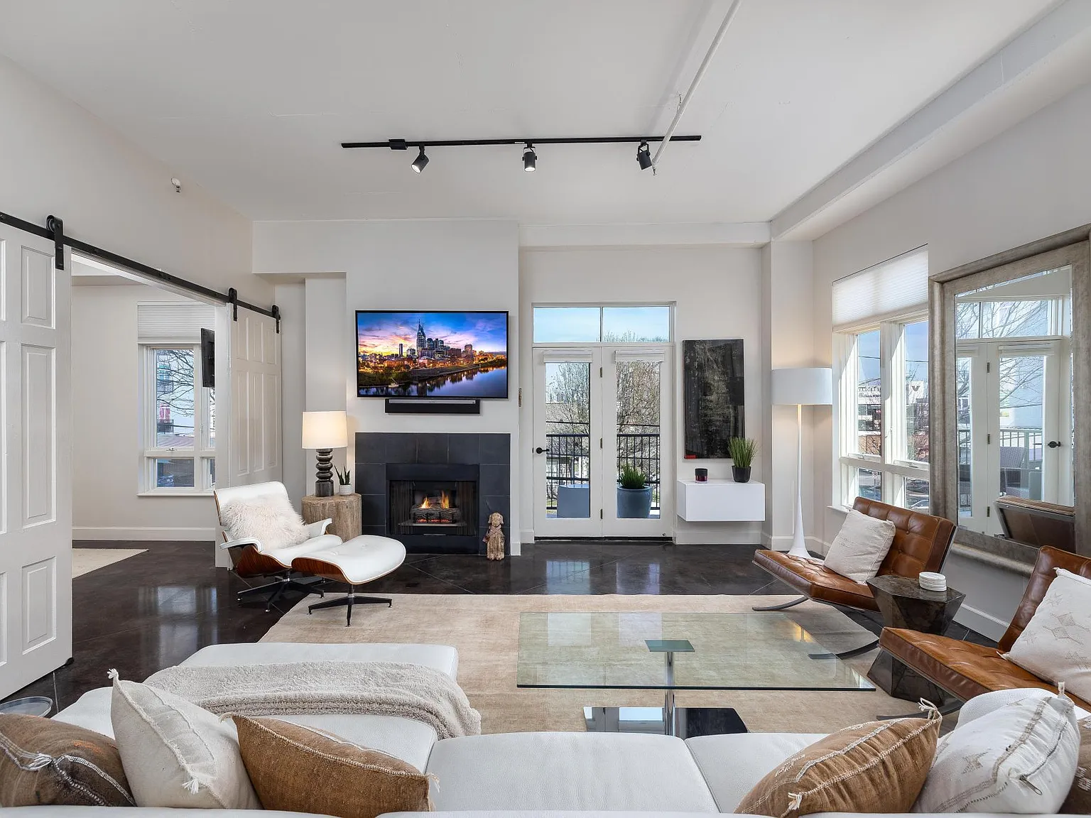 2 bed, 1410 sqft, $4,900 — Photo 3
