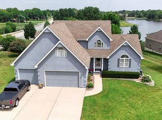 920 SW Drake Dr, Lees Summit, MO 64082