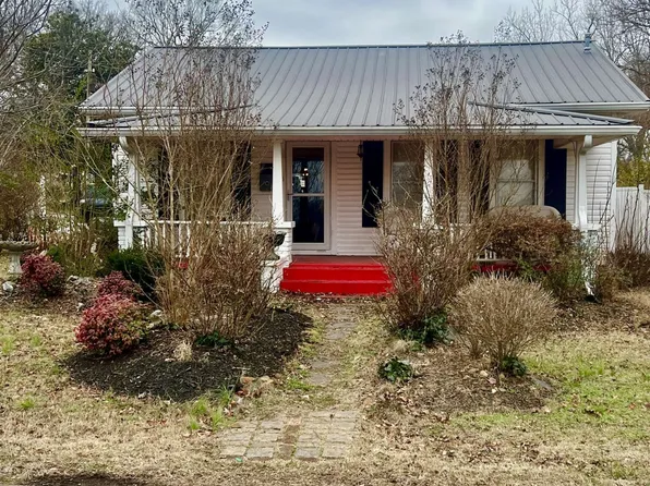126 Carroll St S, Bruceton, TN 38317